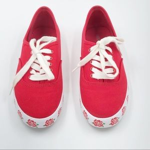 ❤️ Forever21 Red Low Top Rose  print Canvas Sneakers